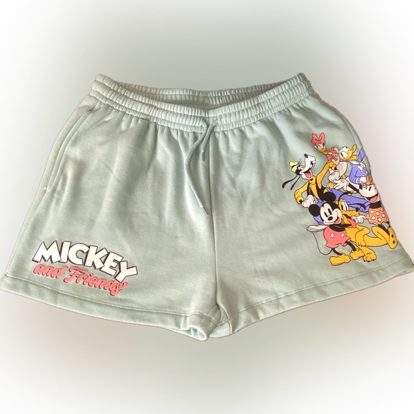 Disney Pants - Disneys Mickey & Friends Shorts NWOT
